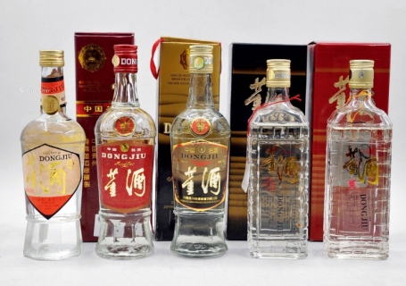 营口回收红董褐董白董3款90年代的老董酒分别多少钱一瓶，各自介绍与特点分析